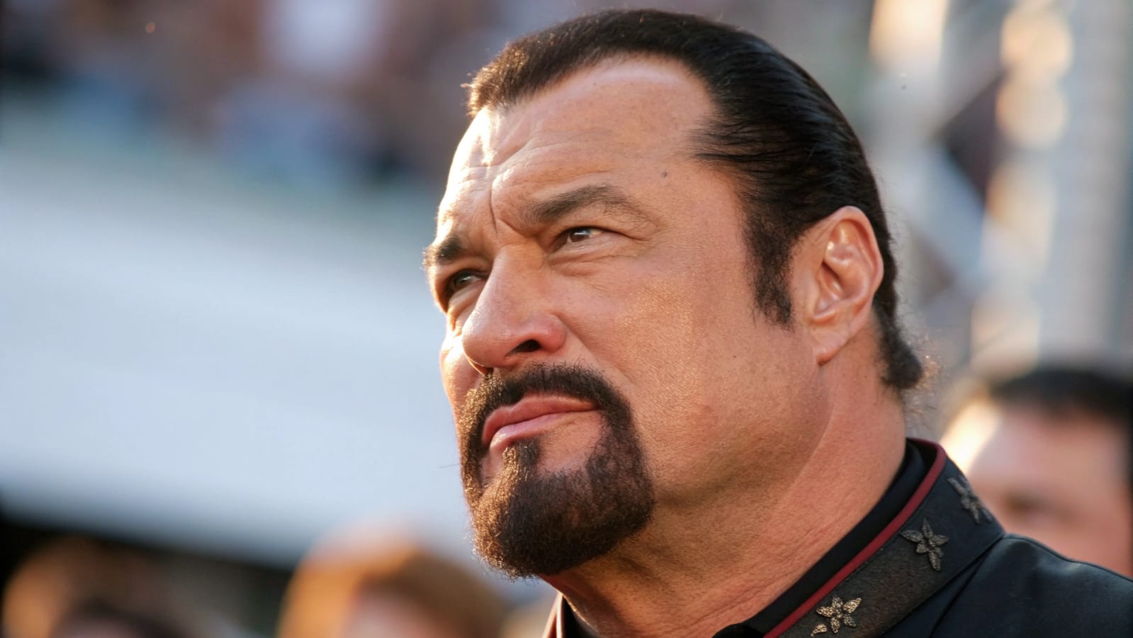 Creyeron Que Era un Combate de Broma — Seagal Deja a Todos Sin Palabras