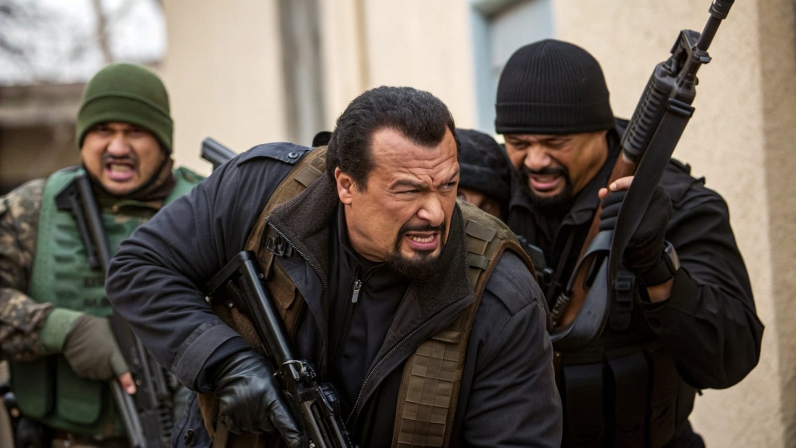 Un cártel de drogas invade un rancho tranquilo: el dueño revela secretos de un pasado mortal