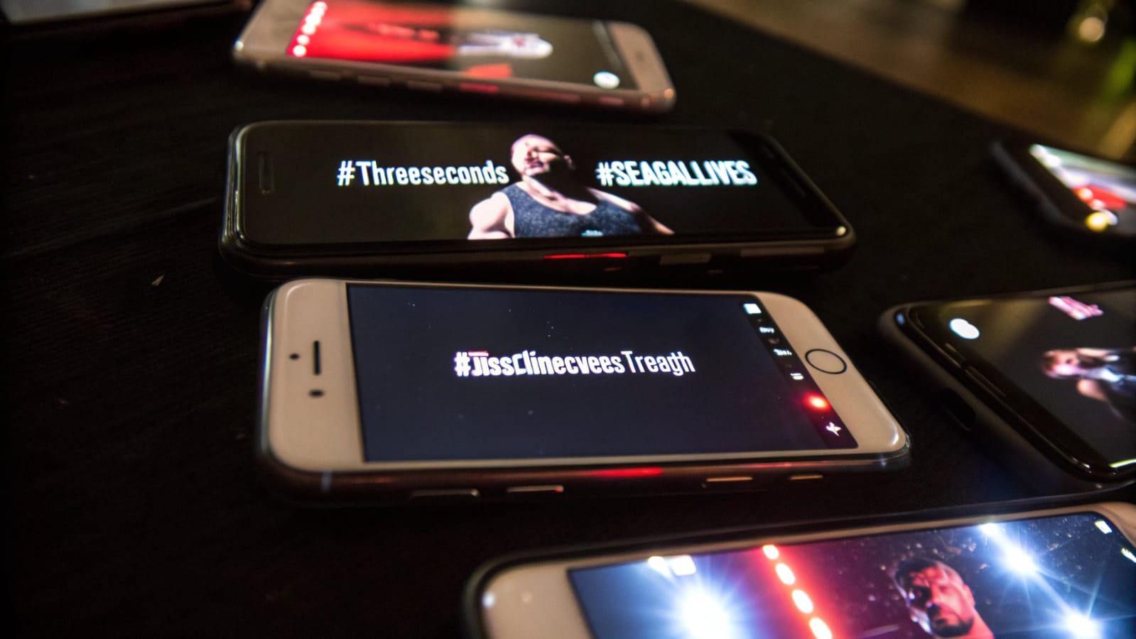 El campeón de MMA cae en 3 segundos tras desafiar a Steven Seagal