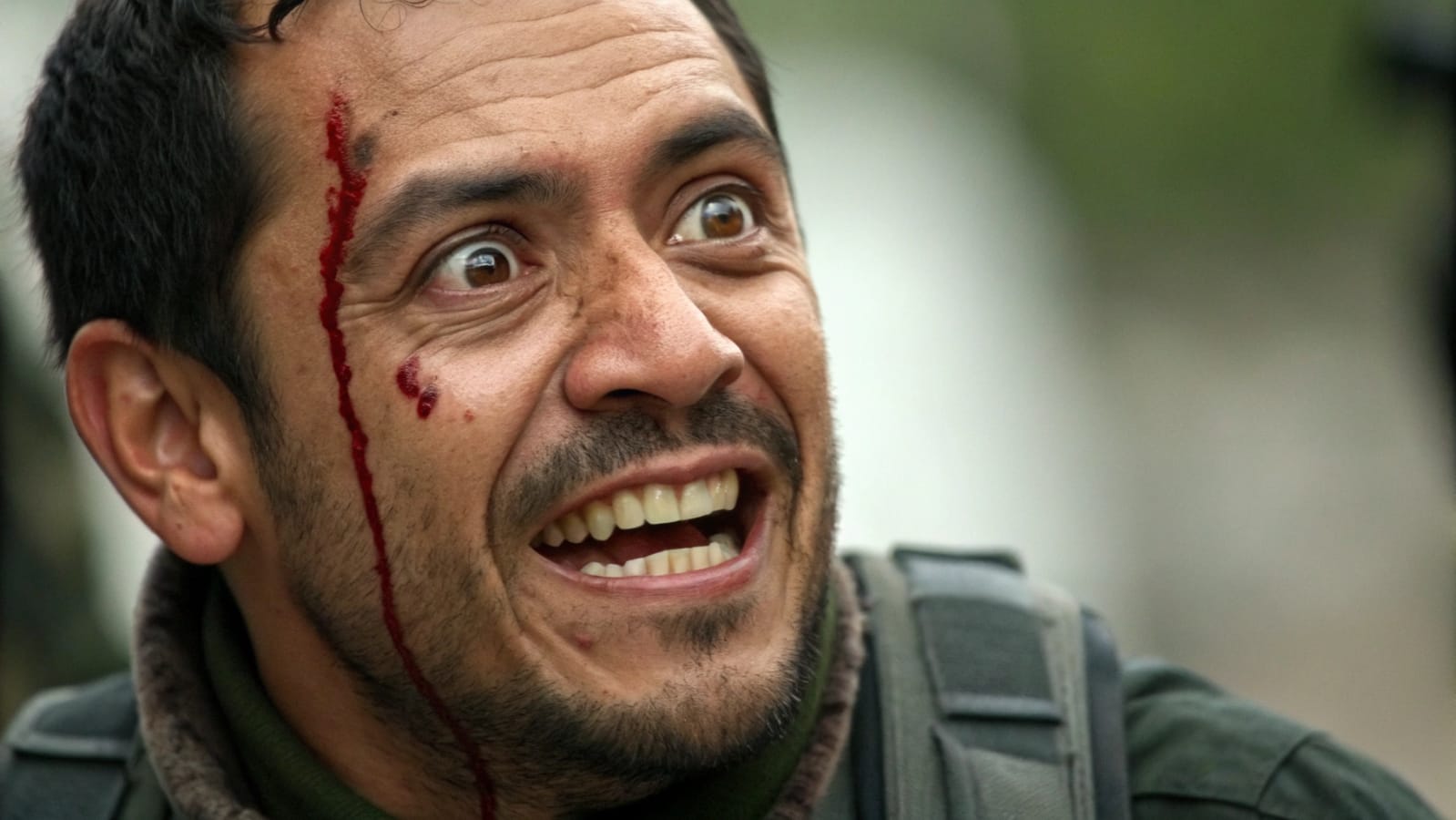 Un cártel de drogas invade un rancho tranquilo: el dueño revela secretos de un pasado mortal